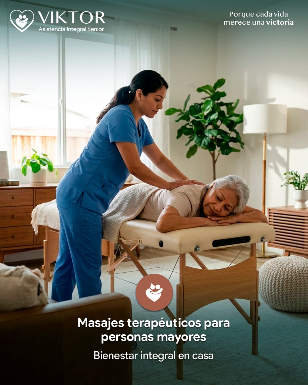 mujer adulta mayor recibiendo masajes terapeuticos mujer adulta mayor recibiendo masajes terapeuticos